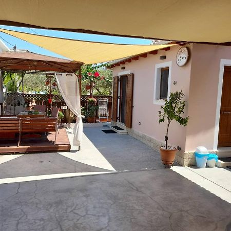 Villa Arktos 니드리 외부 사진